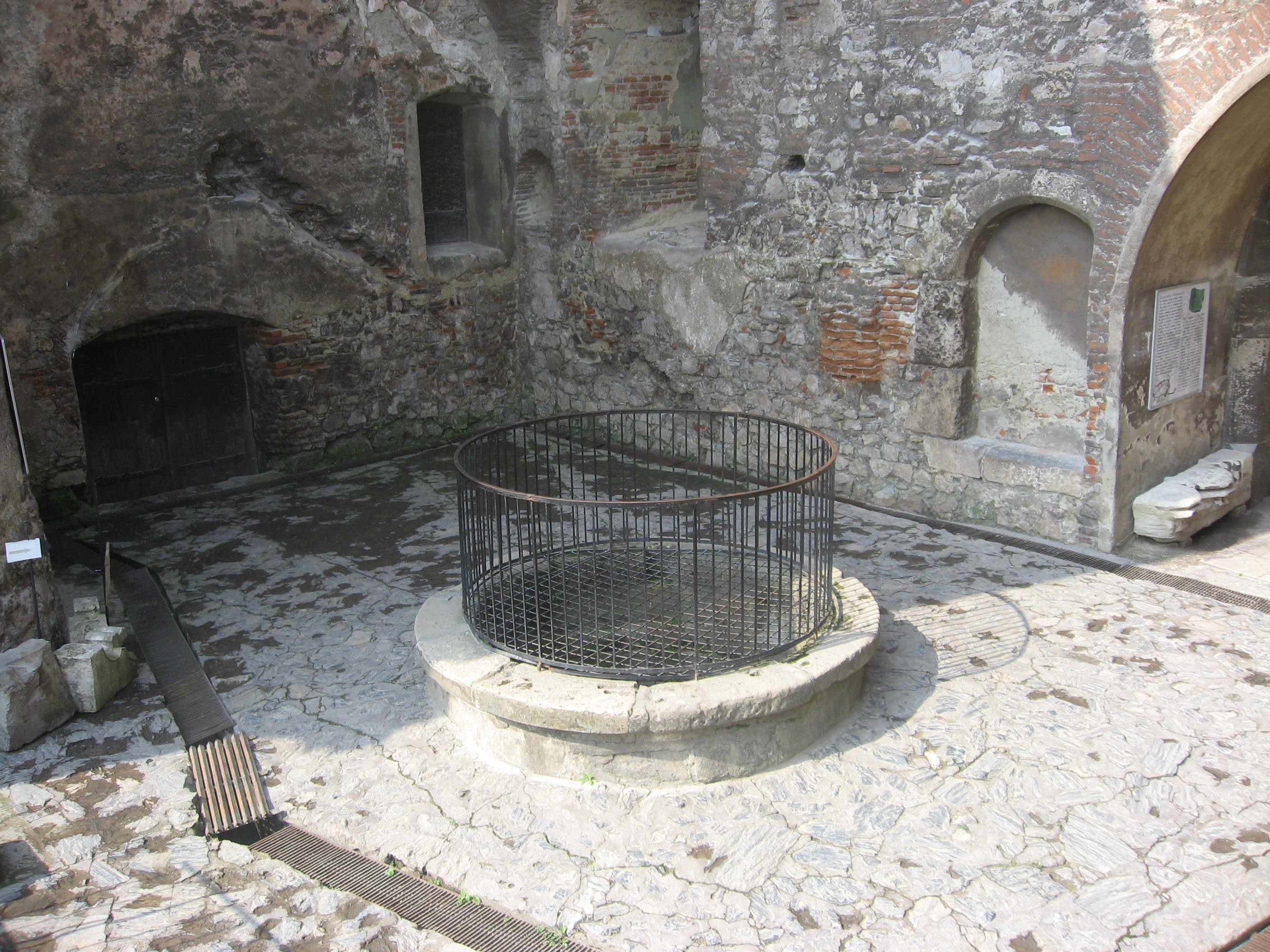 Fountain from the legend of the three Turkish prisoners